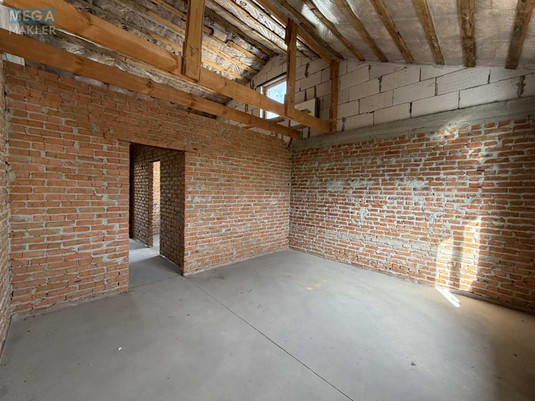 Продаж дома, 2&nbsp;поверху, 99&nbsp;кв.м, 3&nbsp;кімнати, ділянка 1,90&nbsp;сотка, <a class="location-link" href="/pogreby-selo-kv-brovarskij-rajon/" title="Недвижимость Погреби">Погреби</a>, Грушевського, 16а (изображение 9)