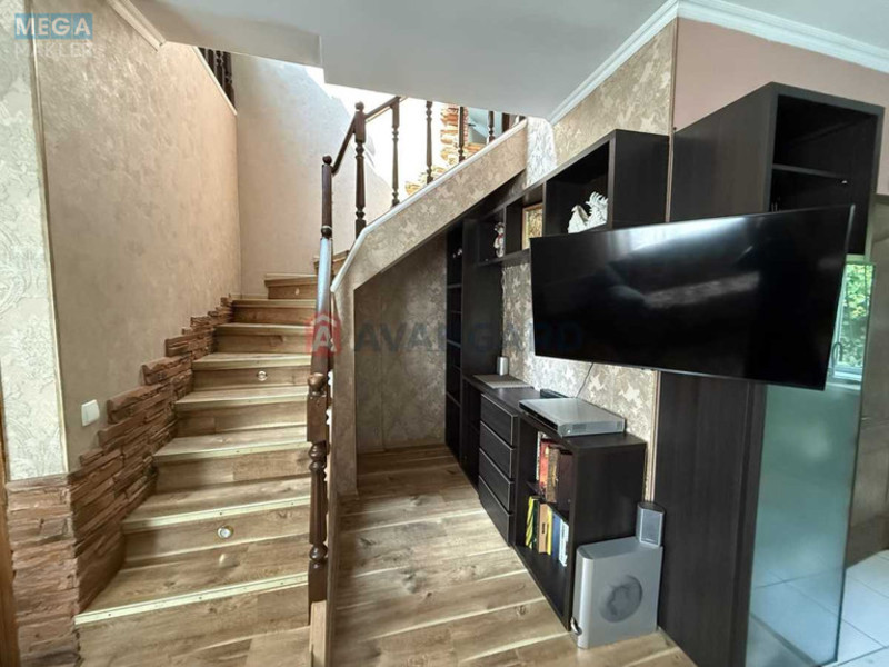 Продаж дома, 2&nbsp;поверху, 127&nbsp;кв.м, 3&nbsp;кімнати, ділянка 3,19&nbsp;сотки, <a class="location-link" href="/kiev/" title="Недвижимость Київ">Київ</a>, <a class="location-link" href="/kiev/dneprovskij/" title="Недвижимость Дніпровський район">Дніпровський р-н</a>, 1 Садовий пров. (изображение 16)