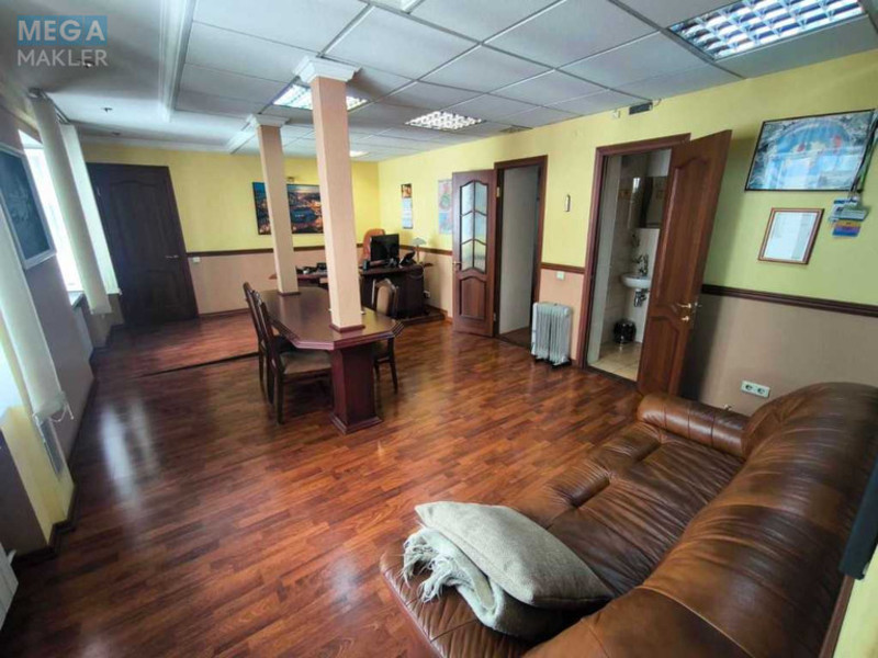 Оренда комерційної нерухомості, 161&nbsp;кв.м, под офис, <a class="location-link" href="/kiev/" title="Недвижимость Київ">Київ</a>, <a class="location-link" href="/kiev/pecherskij/" title="Недвижимость Печерський район">Печерський р-н</a>, Бессарабская пл., 9/1 (изображение 3)