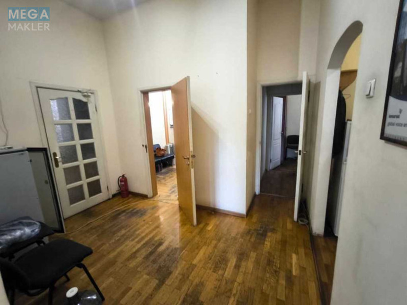 Оренда комерційної нерухомості, 161&nbsp;кв.м, под офис, <a class="location-link" href="/kiev/" title="Недвижимость Київ">Київ</a>, <a class="location-link" href="/kiev/pecherskij/" title="Недвижимость Печерський район">Печерський р-н</a>, Бессарабская пл., 9/1 (изображение 8)
