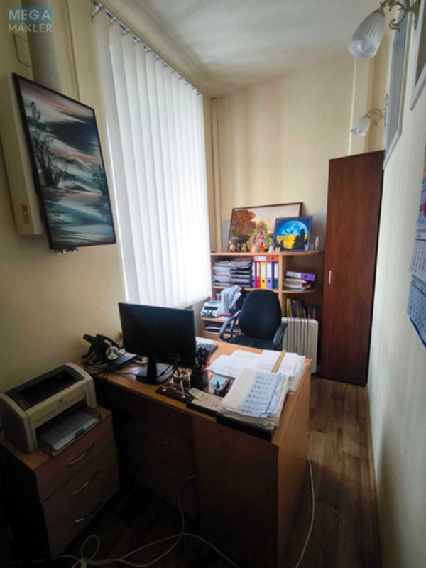 Оренда комерційної нерухомості, 161&nbsp;кв.м, под офис, <a class="location-link" href="/kiev/" title="Недвижимость Київ">Київ</a>, <a class="location-link" href="/kiev/pecherskij/" title="Недвижимость Печерський район">Печерський р-н</a>, Бессарабская пл., 9/1 (изображение 17)