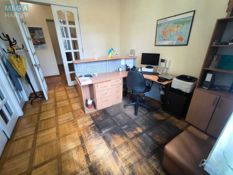 Оренда комерційної нерухомості, 161&nbsp;кв.м, под офис, <a class="location-link" href="/kiev/" title="Недвижимость Київ">Київ</a>, <a class="location-link" href="/kiev/pecherskij/" title="Недвижимость Печерський район">Печерський р-н</a>, Бессарабская пл., 9/1 (изображение 19)