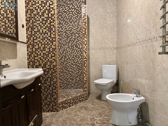 Продаж дома, 2&nbsp;поверху, 337&nbsp;кв.м, 5&nbsp;кімнат, ділянка 6&nbsp;соток, <a class="location-link" href="/vasilkov/" title="Недвижимость Васильків">Васильків</a>, Сосновая (изображение 9)