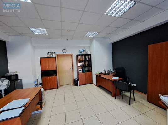 Оренда комерційної нерухомості, 33&nbsp;кв.м, под офис, <a class="location-link" href="/kiev/" title="Недвижимость Київ">Київ</a>, <a class="location-link" href="/kiev/dneprovskij/" title="Недвижимость Дніпровський район">Дніпровський р-н</a>, Евгения Сверстюка ул., 11Б (изображение 4)