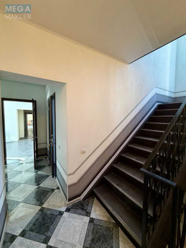 Продаж окремої будівлі/побудови, 470,60&nbsp;кв.м, <a class="location-link" href="/kiev/" title="Недвижимость Київ">Київ</a>, <a class="location-link" href="/kiev/shevchenkovskij/" title="Недвижимость Шевченківський район">Шевченківський р-н</a>, Тропинина ул., 4Б (изображение 6)