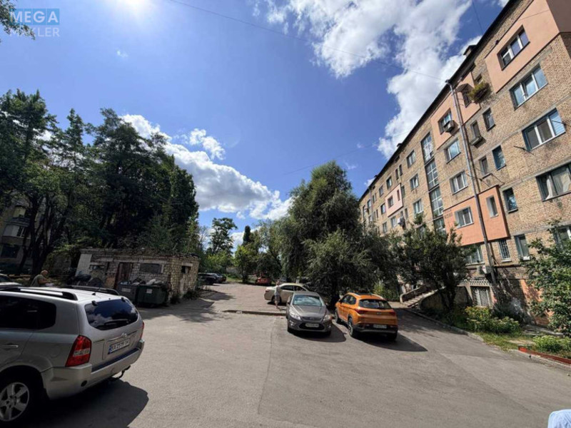 Продаж 1 кімнатної квартири (27,1/16/3,6), 1 пов. 5 пов. будинку, <a class="location-link" href="/kiev/" title="Недвижимость Київ">Київ</a>, <a class="location-link" href="/kiev/shevchenkovskij/" title="Недвижимость Шевченківський район">Шевченківський р-н</a>, Ольжича ул., 27/22 (изображение 2)