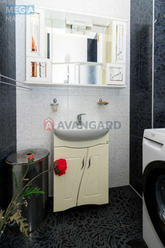 Продаж 4 кімнатної квартири (111,8/68/17,2), 3 пов. 3 пов. будинку, <a class="location-link" href="/kiev/" title="Недвижимость Київ">Київ</a>, <a class="location-link" href="/kiev/pecherskij/" title="Недвижимость Печерський район">Печерський р-н</a>, Михаила Бойчука ул., 1А (изображение 21)