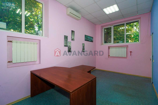 Продаж комерційної нерухомості, 116&nbsp;кв.м, под офис, <a class="location-link" href="/kiev/" title="Недвижимость Київ">Київ</a>, <a class="location-link" href="/kiev/shevchenkovskij/" title="Недвижимость Шевченківський район">Шевченківський р-н</a>, Грекова Академика ул., 3к1 (изображение 2)