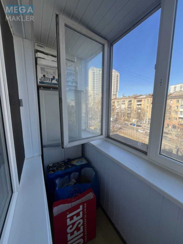 Продаж 2 кімнатної квартири (45/?/7), 6 пов. 9 пов. будинку, <a class="location-link" href="/kiev/" title="Недвижимость Київ">Київ</a>, <a class="location-link" href="/kiev/goloseevskij/" title="Недвижимость Голосіївський район">Голосіївський р-н</a>, Жилянська вул., 45 (изображение 5)