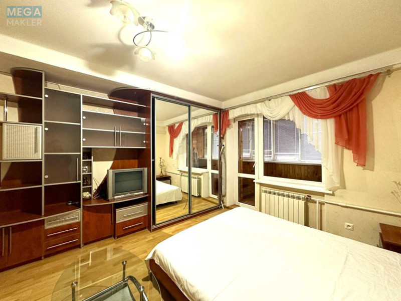Оренда 1 кімнатної квартири, <a class="location-link" href="/kiev/" title="Недвижимость Київ">Київ</a>, <a class="location-link" href="/kiev/shevchenkovskij/" title="Недвижимость Шевченківський район">Шевченківський р-н</a>, Підгірна вул., 3 (изображение 3)