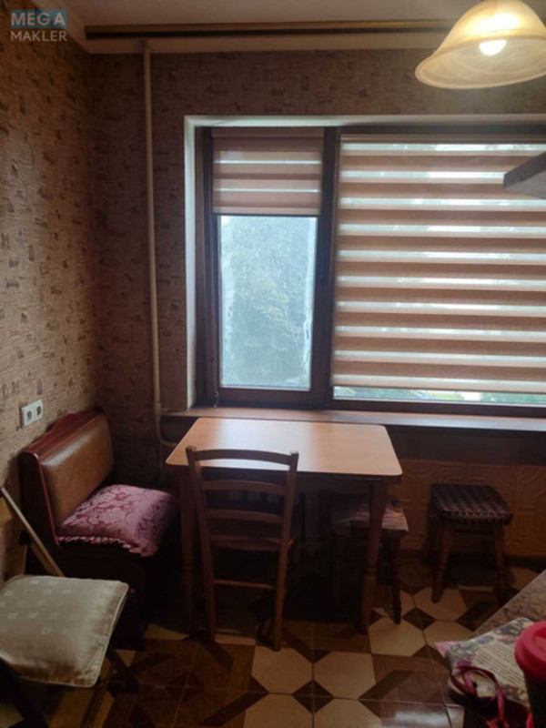 Оренда 3 кімнатної квартири, <a class="location-link" href="/kiev/" title="Недвижимость Київ">Київ</a>, <a class="location-link" href="/kiev/svyatoshinskij/" title="Недвижимость Святошинський район">Святошинський р-н</a>, Зодчих ул. (изображение 9)