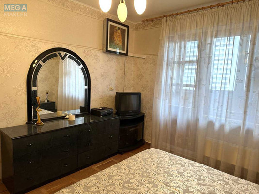 Оренда 3 кімнатної квартири, <a class="location-link" href="/kiev/" title="Недвижимость Київ">Київ</a>, <a class="location-link" href="/kiev/darnickij/" title="Недвижимость Дарницький район">Дарницький р-н</a>, Бориса Гмыри ул., 5 (изображение 2)