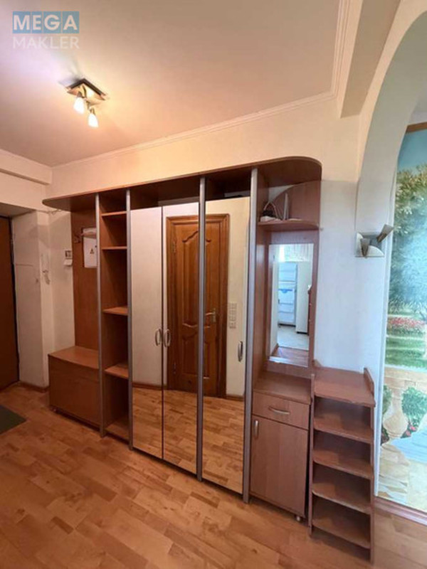 Оренда 3 кімнатної квартири, <a class="location-link" href="/kiev/" title="Недвижимость Київ">Київ</a>, <a class="location-link" href="/kiev/shevchenkovskij/" title="Недвижимость Шевченківський район">Шевченківський р-н</a>, Загоревская ул., 3/15а (изображение 6)