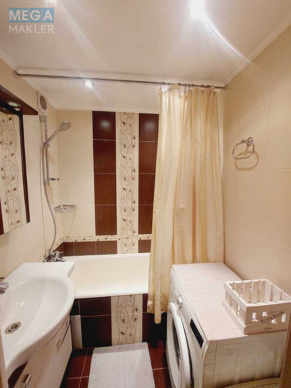 Оренда 2 кімнатної квартири, <a class="location-link" href="/kiev/" title="Недвижимость Київ">Київ</a>, <a class="location-link" href="/kiev/svyatoshinskij/" title="Недвижимость Святошинский район">Святошинский р-н</a>, Ревуцкого ул., 18 (изображение 8)