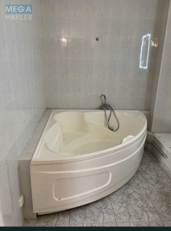 Оренда 2 кімнатної квартири, <a class="location-link" href="/kiev/" title="Недвижимость Київ">Київ</a>, <a class="location-link" href="/kiev/podolskij/" title="Недвижимость Подільський район">Подільський р-н</a>, Константиновская ул., 34 (изображение 5)