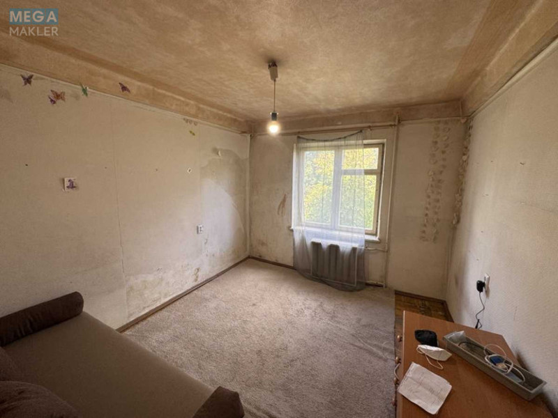 Продаж 3 кімнатної квартири (66/45/7), 6 пов. 10 пов. будинку, <a class="location-link" href="/kiev/" title="Недвижимость Київ">Київ</a>, <a class="location-link" href="/kiev/svyatoshinskij/" title="Недвижимость Святошинський район">Святошинський р-н</a>, Верховинная ул., 80 (изображение 4)