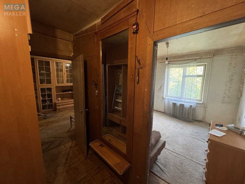 Продаж 3 кімнатної квартири (66/45/7), 6 пов. 10 пов. будинку, <a class="location-link" href="/kiev/" title="Недвижимость Київ">Київ</a>, <a class="location-link" href="/kiev/svyatoshinskij/" title="Недвижимость Святошинський район">Святошинський р-н</a>, Верховинная ул., 80 (изображение 8)