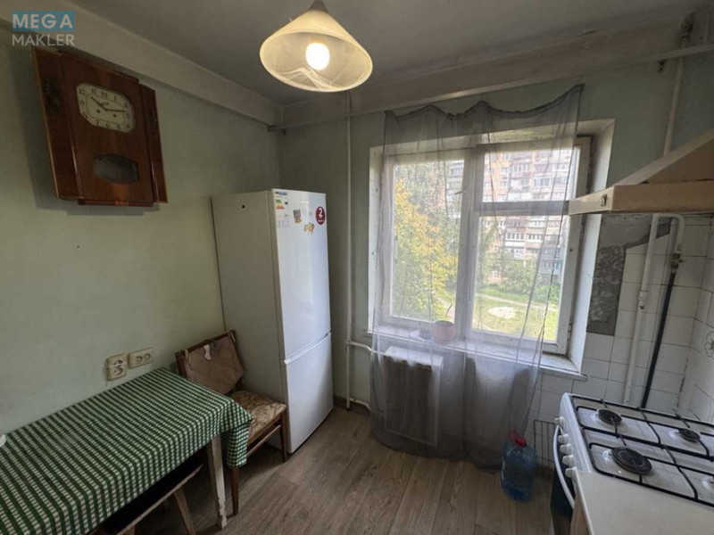 Продаж 3 кімнатної квартири (66/45/7), 6 пов. 10 пов. будинку, <a class="location-link" href="/kiev/" title="Недвижимость Київ">Київ</a>, <a class="location-link" href="/kiev/svyatoshinskij/" title="Недвижимость Святошинський район">Святошинський р-н</a>, Верховинная ул., 80 (изображение 10)