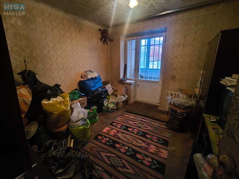 Продаж 3 кімнатної квартири (82/47/8), 2 пов. 9 пов. будинку, <a class="location-link" href="/kiev/" title="Недвижимость Київ">Київ</a>, <a class="location-link" href="/kiev/pecherskij/" title="Недвижимость Печерський район">Печерський р-н</a>, Лабораторний пров., 4 (изображение 8)
