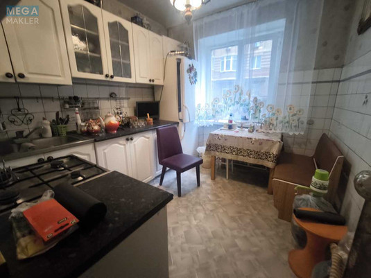 Продаж 3 кімнатної квартири (82/47/8), 2 пов. 9 пов. будинку, <a class="location-link" href="/kiev/" title="Недвижимость Київ">Київ</a>, <a class="location-link" href="/kiev/pecherskij/" title="Недвижимость Печерський район">Печерський р-н</a>, Лабораторний пров., 4 (изображение 11)
