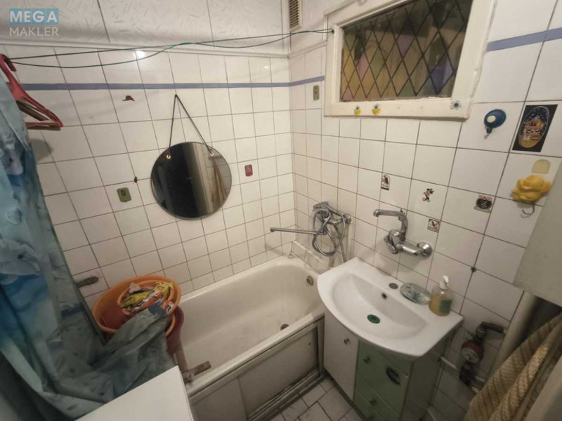 Продаж 3 кімнатної квартири (82/47/8), 2 пов. 9 пов. будинку, <a class="location-link" href="/kiev/" title="Недвижимость Київ">Київ</a>, <a class="location-link" href="/kiev/pecherskij/" title="Недвижимость Печерський район">Печерський р-н</a>, Лабораторний пров., 4 (изображение 13)