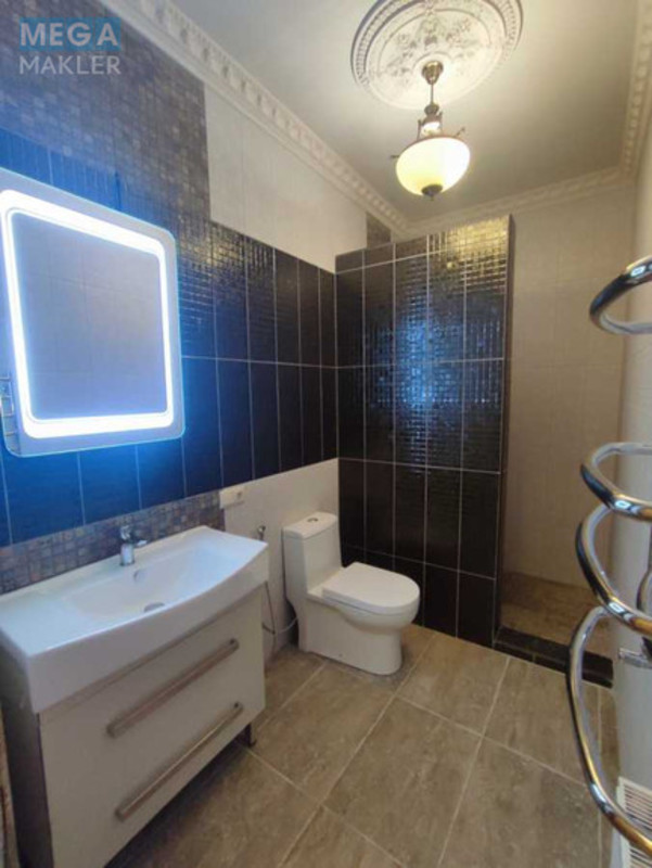 Продаж дома, 3&nbsp;поверху, 422&nbsp;кв.м, 6&nbsp;кімнат, ділянка 10&nbsp;соток, <a class="location-link" href="/gnedin/" title="Недвижимость Гнідін">Гнідин</a>, Зарічна (изображение 11)
