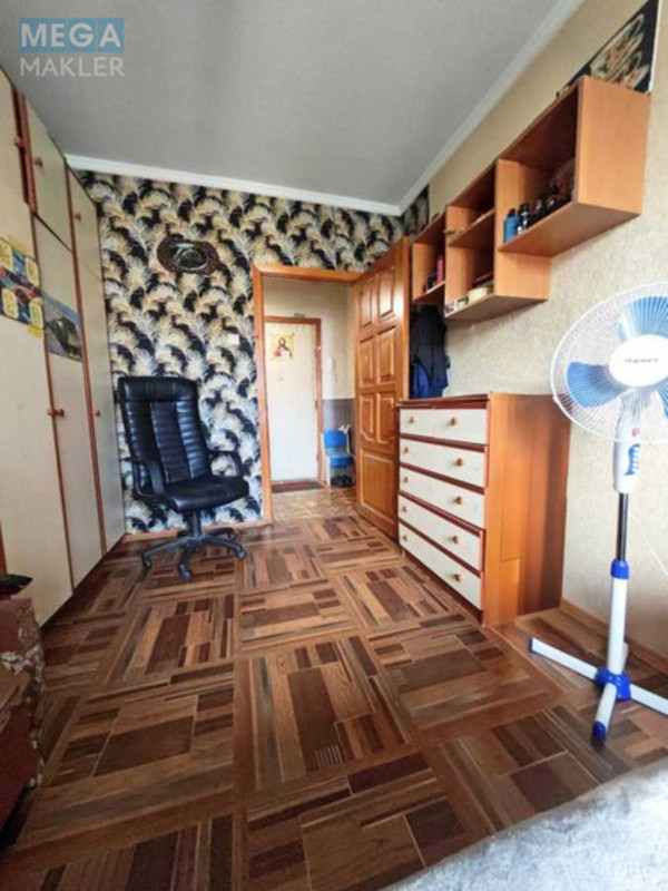 Продаж 2 кімнатної квартири (54/30/8), 10 пов. 10 пов. будинку, <a class="location-link" href="/kiev/" title="Недвижимость Київ">Київ</a>, <a class="location-link" href="/kiev/darnickij/" title="Недвижимость Дарницький район">Дарницький р-н</a>, Урлівська вул., 1/8 (изображение 8)