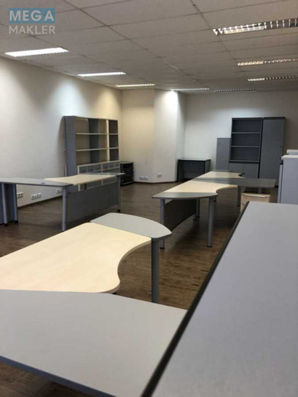 Оренда окремої будівлі/побудови, 630&nbsp;кв.м, <a class="location-link" href="/kiev/" title="Недвижимость Київ">Київ</a>, <a class="location-link" href="/kiev/shevchenkovskij/" title="Недвижимость Шевченківський район">Шевченківський р-н</a>, Лукьяновская ул., 1 (изображение 4)