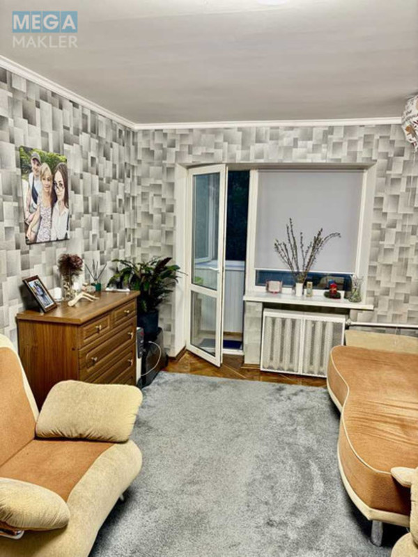 Продаж 2 кімнатної квартири (44/30/6), 3 пов. 5 пов. будинку, <a class="location-link" href="/kiev/" title="Недвижимость Київ">Київ</a>, <a class="location-link" href="/kiev/shevchenkovskij/" title="Недвижимость Шевченківський район">Шевченківський р-н</a>, Салютна вул., 9 (изображение 3)