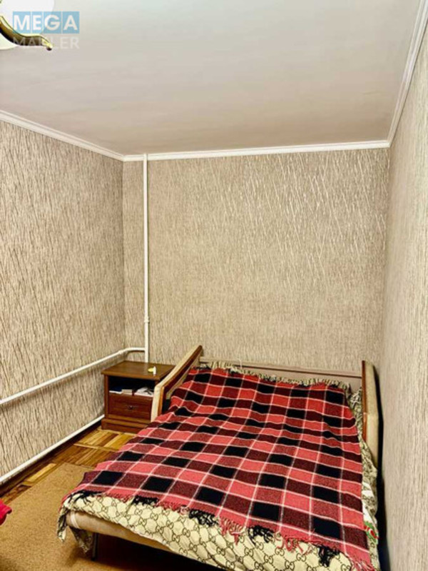 Продаж 2 кімнатної квартири (44/30/6), 3 пов. 5 пов. будинку, <a class="location-link" href="/kiev/" title="Недвижимость Київ">Київ</a>, <a class="location-link" href="/kiev/shevchenkovskij/" title="Недвижимость Шевченківський район">Шевченківський р-н</a>, Салютна вул., 9 (изображение 6)