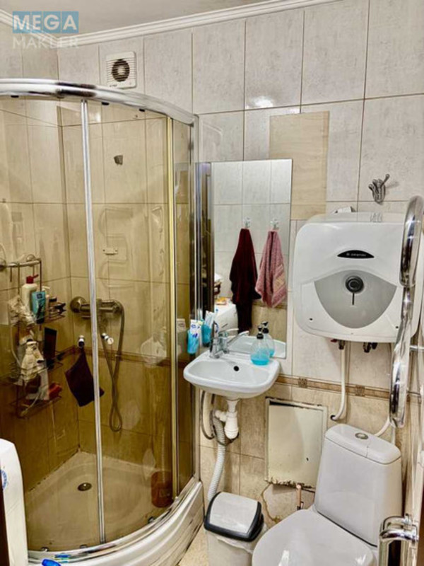 Продаж 2 кімнатної квартири (44/30/6), 3 пов. 5 пов. будинку, <a class="location-link" href="/kiev/" title="Недвижимость Київ">Київ</a>, <a class="location-link" href="/kiev/shevchenkovskij/" title="Недвижимость Шевченківський район">Шевченківський р-н</a>, Салютна вул., 9 (изображение 10)