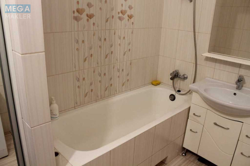 Оренда 1 кімнатної квартири, <a class="location-link" href="/kiev/" title="Недвижимость Київ">Київ</a>, <a class="location-link" href="/kiev/svyatoshinskij/" title="Недвижимость Святошинський район">Святошинський р-н</a>, Миколи Руденка бульв., 14Ж (изображение 18)