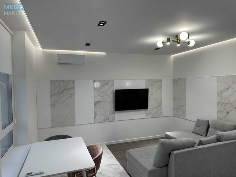 Оренда 3 кімнатної квартири, <a class="location-link" href="/kiev/" title="Недвижимость Київ">Київ</a>, <a class="location-link" href="/kiev/shevchenkovskij/" title="Недвижимость Шевченківський район">Шевченківський р-н</a>, Салютная ул., 2 (изображение 6)