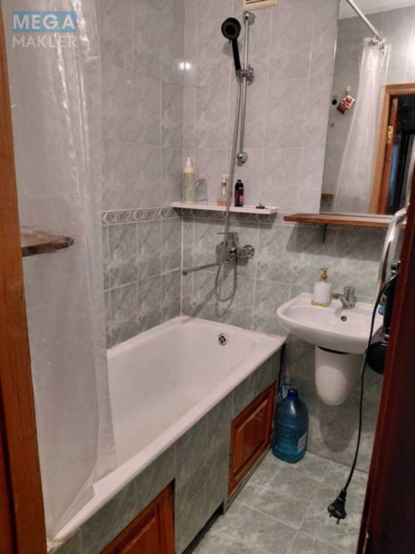 Оренда 3 кімнатної квартири, <a class="location-link" href="/kiev/" title="Недвижимость Київ">Київ</a>, <a class="location-link" href="/kiev/solomenskij/" title="Недвижимость Солом'янський район">Солом'янський р-н</a>, Митрополита Василя Липківського вул., 13 (изображение 9)