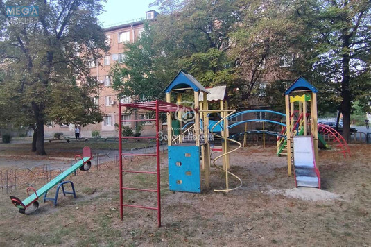 Продаж 5 кімнатної квартири (23/?/?), 3 пов. 5 пов. будинку, <a class="location-link" href="/kiev/" title="Недвижимость Київ">Київ</a>, <a class="location-link" href="/kiev/dneprovskij/" title="Недвижимость Дніпровський район">Дніпровський р-н</a>, Тампере вул., 10 (изображение 12)