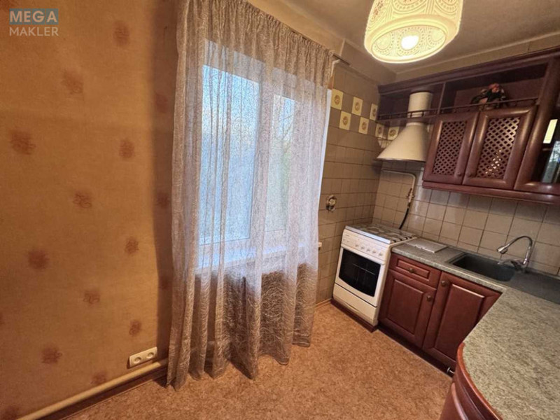 Продаж 2 кімнатної квартири (46/29/7), 5 пов. 5 пов. будинку, <a class="location-link" href="/kiev/" title="Недвижимость Київ">Київ</a>, <a class="location-link" href="/kiev/solomenskij/" title="Недвижимость Солом'янський район">Солом'янський р-н</a>, Михаила Донца ул., 27А (изображение 2)