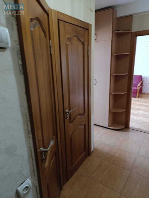 Оренда 3 кімнатної квартири, <a class="location-link" href="/kiev/" title="Недвижимость Київ">Київ</a>, <a class="location-link" href="/kiev/podolskij/" title="Недвижимость Подільський район">Подільський р-н</a>, Кирилівська вул., 117 (изображение 5)