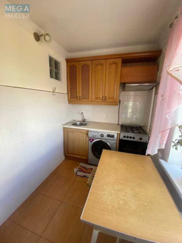 Оренда 3 кімнатної квартири, <a class="location-link" href="/kiev/" title="Недвижимость Київ">Київ</a>, <a class="location-link" href="/kiev/podolskij/" title="Недвижимость Подільський район">Подільський р-н</a>, Кирилівська вул., 117 (изображение 17)