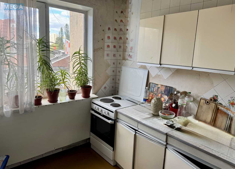 Продаж 3 кімнатної квартири (73/42/8), 3 пов. 16 пов. будинку, <a class="location-link" href="/kiev/" title="Недвижимость Київ">Київ</a>, <a class="location-link" href="/kiev/solomenskij/" title="Недвижимость Солом'янський район">Солом'янський р-н</a>, Вадима Гетьмана вул., 40 (изображение 10)