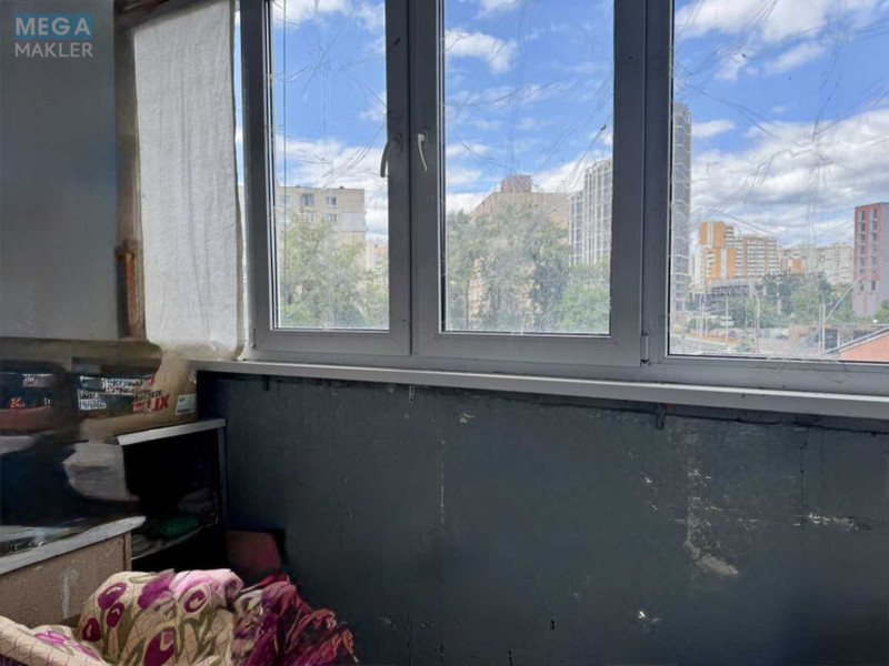 Продаж 3 кімнатної квартири (73/42/8), 3 пов. 16 пов. будинку, <a class="location-link" href="/kiev/" title="Недвижимость Київ">Київ</a>, <a class="location-link" href="/kiev/solomenskij/" title="Недвижимость Солом'янський район">Солом'янський р-н</a>, Вадима Гетьмана вул., 40 (изображение 14)