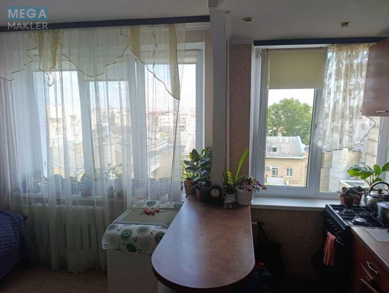 Продаж 1 кімнатної квартири (21,4/11,8/4), 9 пов. 9 пов. будинку, <a class="location-link" href="/kiev/" title="Недвижимость Київ">Київ</a>, <a class="location-link" href="/kiev/podolskij/" title="Недвижимость Подільський район">Подільський р-н</a>, Кирилловская ул., 20 (изображение 2)