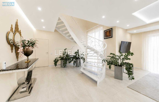 Продаж 4 кімнатної квартири (182/119/16), 9 пов. 10 пов. будинку, <a class="location-link" href="/kiev/" title="Недвижимость Київ">Київ</a>, <a class="location-link" href="/kiev/shevchenkovskij/" title="Недвижимость Шевченківський район">Шевченківський р-н</a>, Дмитрівська вул., 45 (изображение 2)