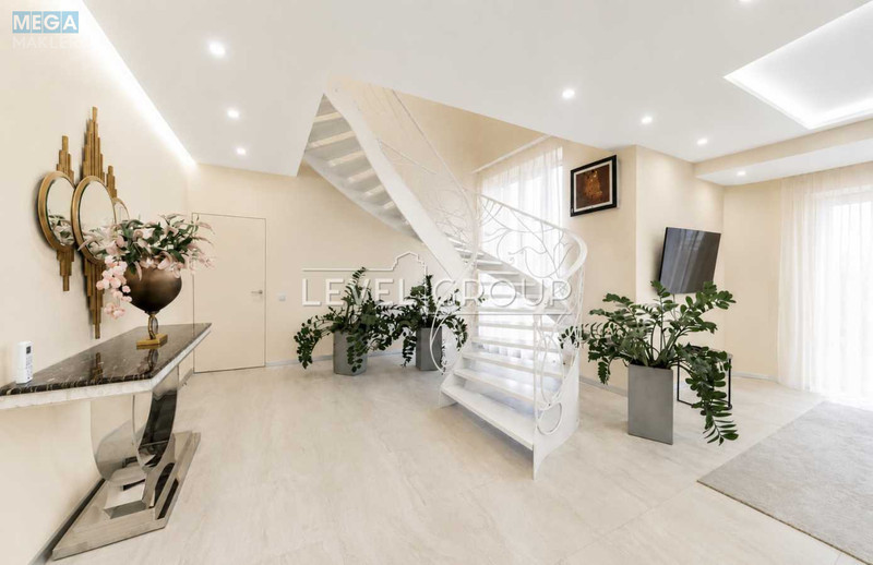Продаж 4 кімнатної квартири (182/119/16), 9 пов. 10 пов. будинку, <a class="location-link" href="/kiev/" title="Недвижимость Київ">Київ</a>, <a class="location-link" href="/kiev/shevchenkovskij/" title="Недвижимость Шевченківський район">Шевченківський р-н</a>, Дмитрівська вул., 45 (изображение 2)