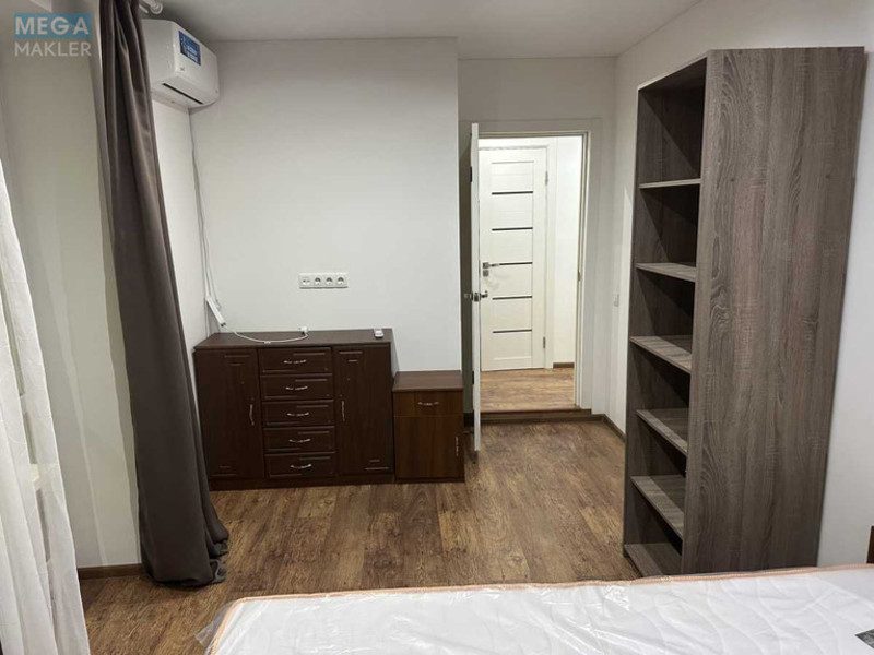 Оренда 2 кімнатної квартири, <a class="location-link" href="/kiev/" title="Недвижимость Київ">Київ</a>, <a class="location-link" href="/kiev/solomenskij/" title="Недвижимость Солом'янський район">Солом'янський р-н</a>, Валерія Лобановського просп., 39А (изображение 2)
