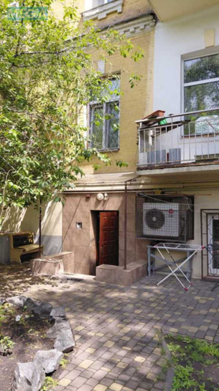 Оренда комерційної нерухомості, 180&nbsp;кв.м, под магазин, <a class="location-link" href="/kiev/" title="Недвижимость Київ">Київ</a>, <a class="location-link" href="/kiev/goloseevskij/" title="Недвижимость Голосіївський район">Голосіївський р-н</a>, Саксаганского ул., 67 (изображение 4)