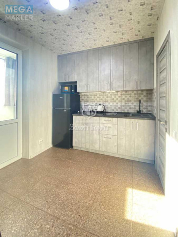 Продаж 3 кімнатної квартири (75/38/10), 25 пов. 26 пов. будинку, <a class="location-link" href="/kiev/" title="Недвижимость Київ">Київ</a>, <a class="location-link" href="/kiev/svyatoshinskij/" title="Недвижимость Святошинський район">Святошинський р-н</a>, Львівська вул., 15 (изображение 11)