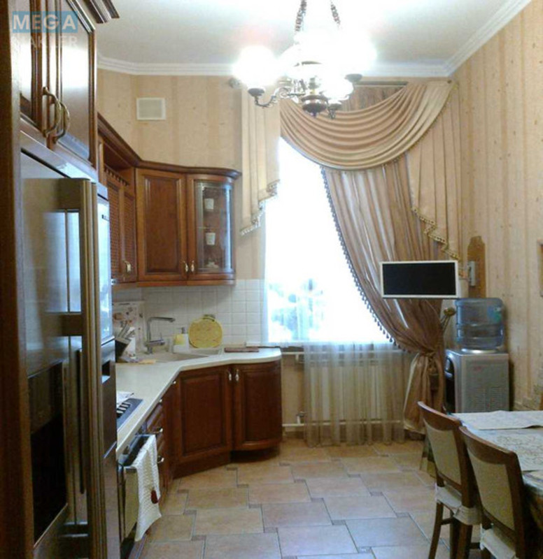 Продаж 3 кімнатної квартири (80/55/11), 4 пов. 4 пов. будинку, <a class="location-link" href="/kiev/" title="Недвижимость Київ">Київ</a>, <a class="location-link" href="/kiev/pecherskij/" title="Недвижимость Печерський район">Печерський р-н</a>, Велика Васильківська вул., 79 (изображение 2)