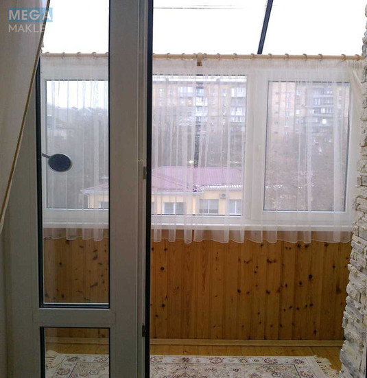 Продаж 3 кімнатної квартири (80/55/11), 4 пов. 4 пов. будинку, <a class="location-link" href="/kiev/" title="Недвижимость Київ">Київ</a>, <a class="location-link" href="/kiev/pecherskij/" title="Недвижимость Печерський район">Печерський р-н</a>, Велика Васильківська вул., 79 (изображение 9)