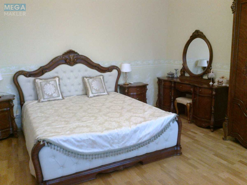 Продаж 3 кімнатної квартири (80/55/11), 4 пов. 4 пов. будинку, <a class="location-link" href="/kiev/" title="Недвижимость Київ">Київ</a>, <a class="location-link" href="/kiev/pecherskij/" title="Недвижимость Печерський район">Печерський р-н</a>, Велика Васильківська вул., 79 (изображение 11)