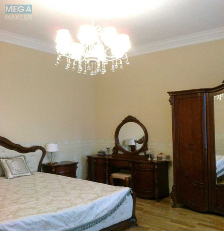 Продаж 3 кімнатної квартири (80/55/11), 4 пов. 4 пов. будинку, <a class="location-link" href="/kiev/" title="Недвижимость Київ">Київ</a>, <a class="location-link" href="/kiev/pecherskij/" title="Недвижимость Печерський район">Печерський р-н</a>, Велика Васильківська вул., 79 (изображение 12)